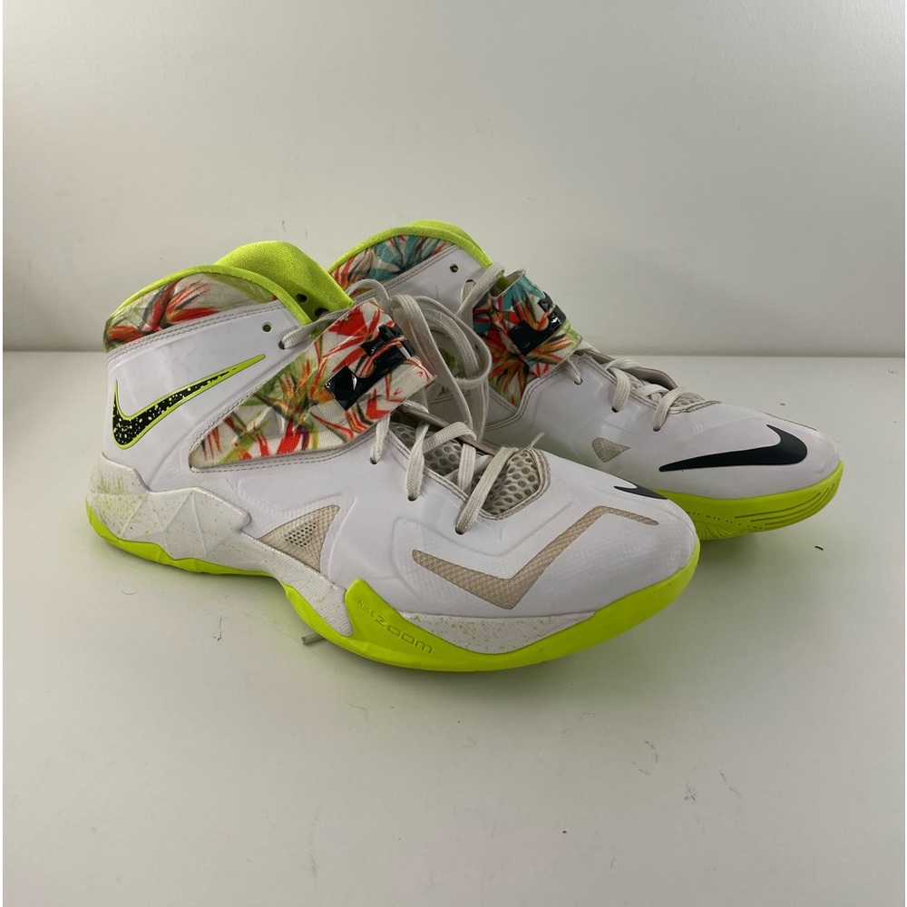 Lebron James Zoom Soldier VII KINGS PRIDE White Black Volt 599264-103